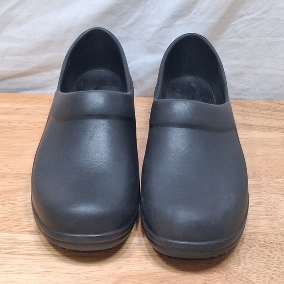 CROCS Shoes - Crocs Neria Pro II Clogs Womens Size 9 Black Slip Resistant Work Shoes 205384